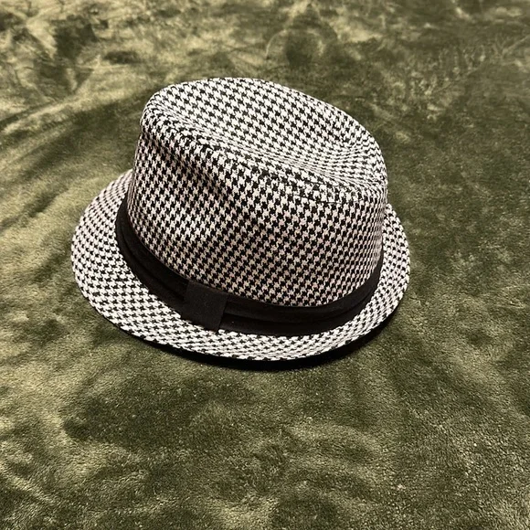 Hat - Picture 2 of 3